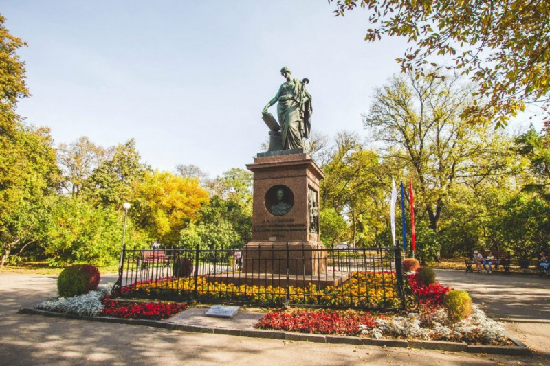 Памятник Николаю Карамзину